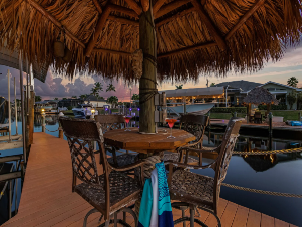 Ultimate Cape Coral Getaway - Luxury 3-Bedroom Pool Home